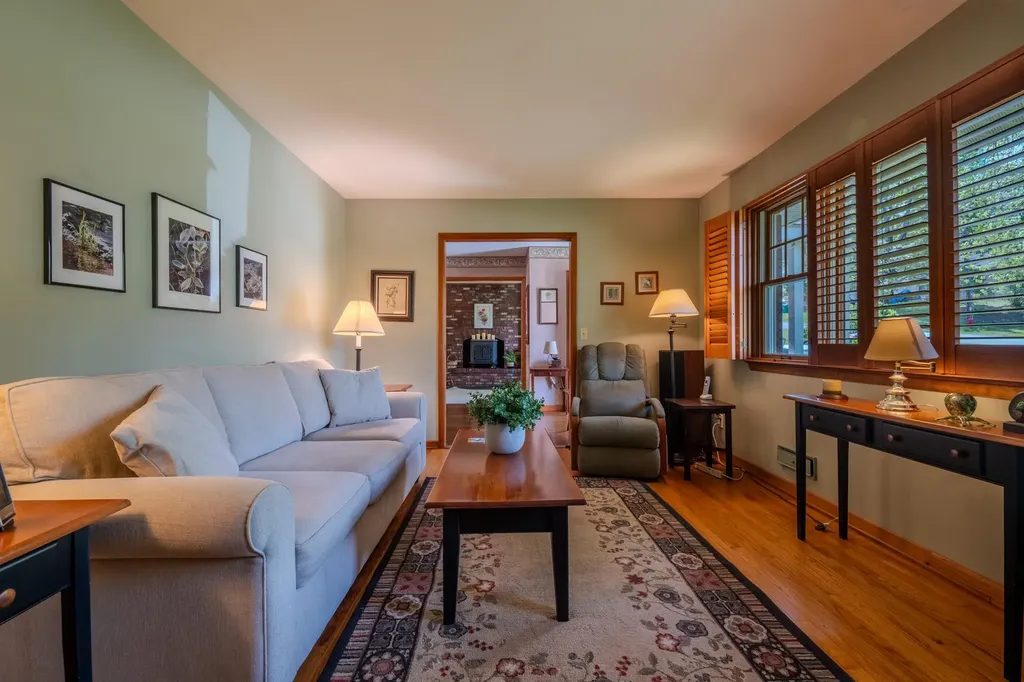 11 Mcintosh Drive Poughkeepsie NY 12603