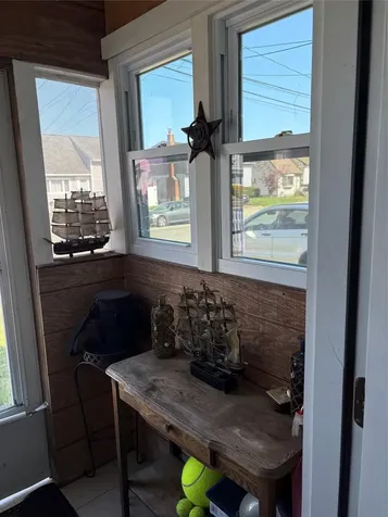 260 East Drive Copiague NY 11726