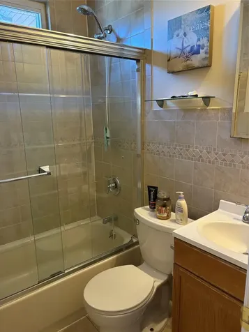 260 East Drive Copiague NY 11726