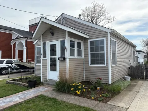 260 East Drive Copiague NY 11726