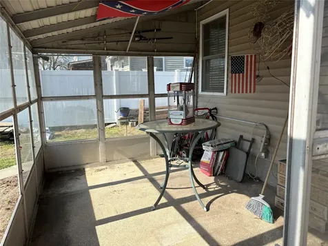 260 East Drive Copiague NY 11726