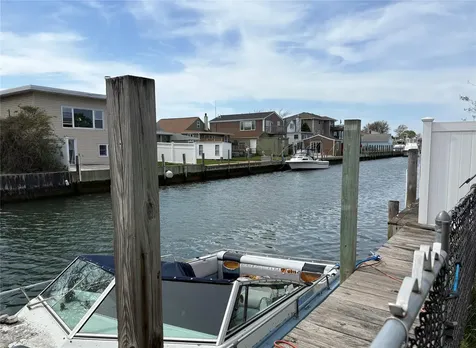 260 East Drive Copiague NY 11726