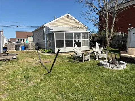260 East Drive Copiague NY 11726