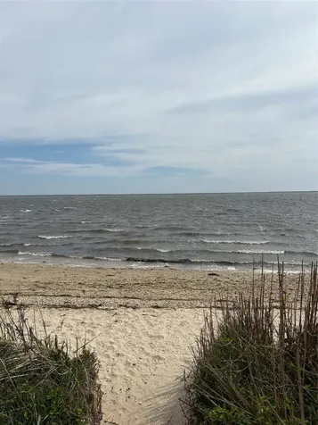 260 East Drive Copiague NY 11726