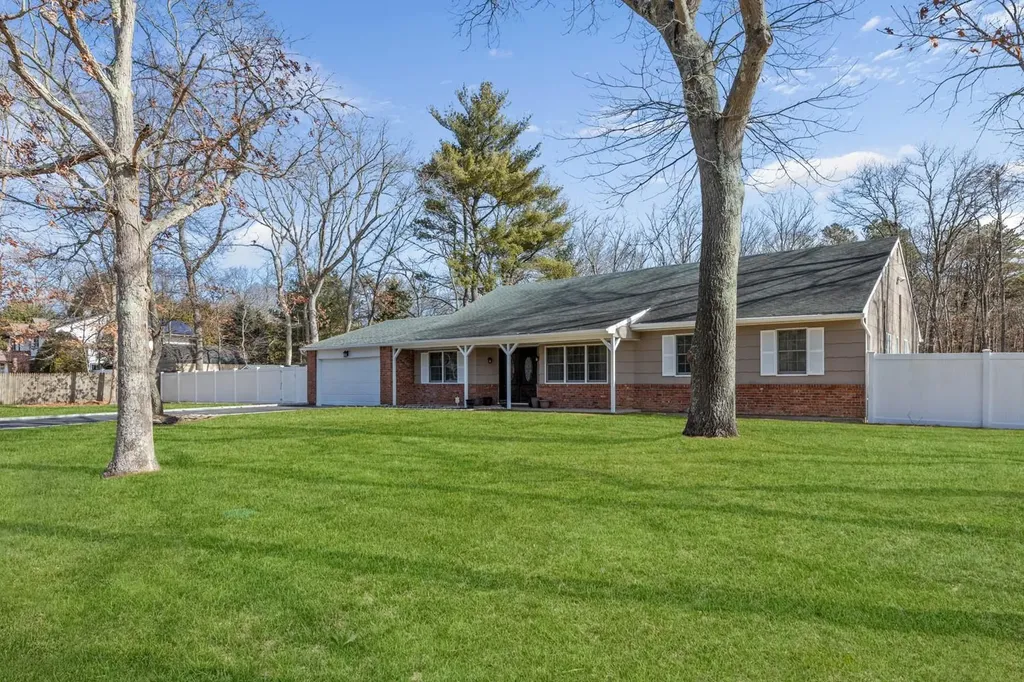 1220 Carlls Straight Path Dix Hills NY 11746