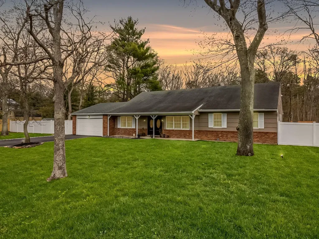 1220 Carlls Straight Path Dix Hills NY 11746