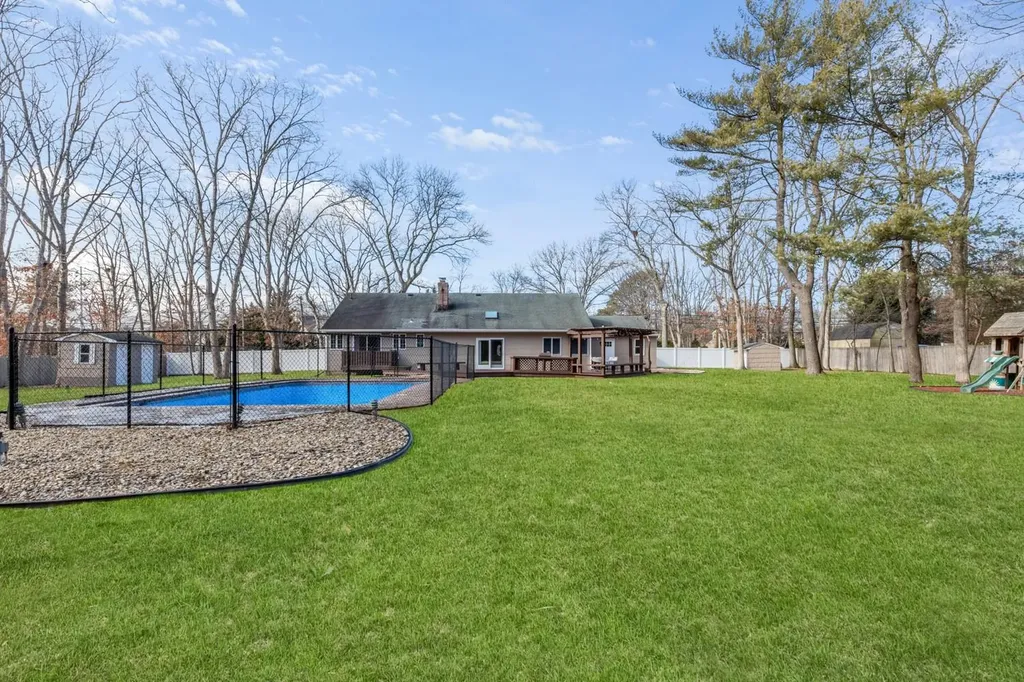 1220 Carlls Straight Path Dix Hills NY 11746