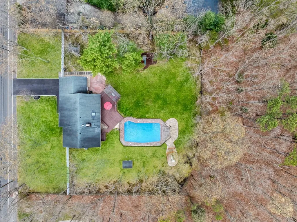 1220 Carlls Straight Path Dix Hills NY 11746