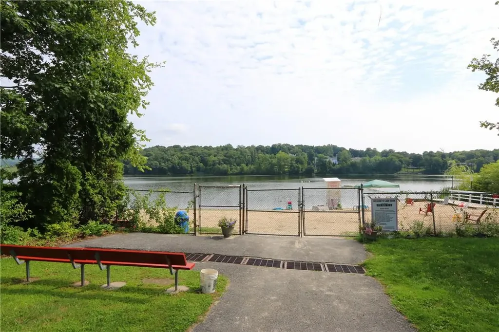 348 Center Drive Mahopac NY 10541
