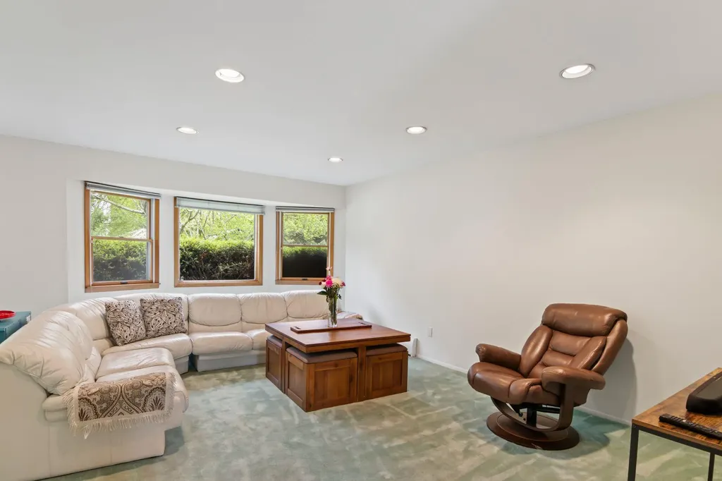 25 Teele Drive Coram NY 11727