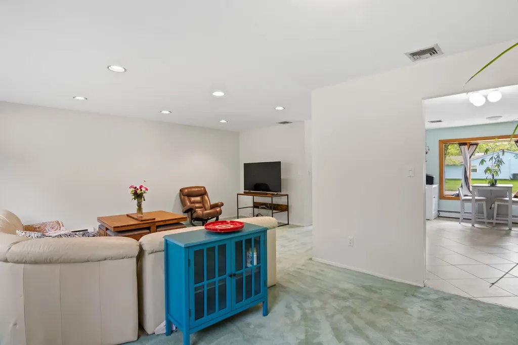 25 Teele Drive Coram NY 11727