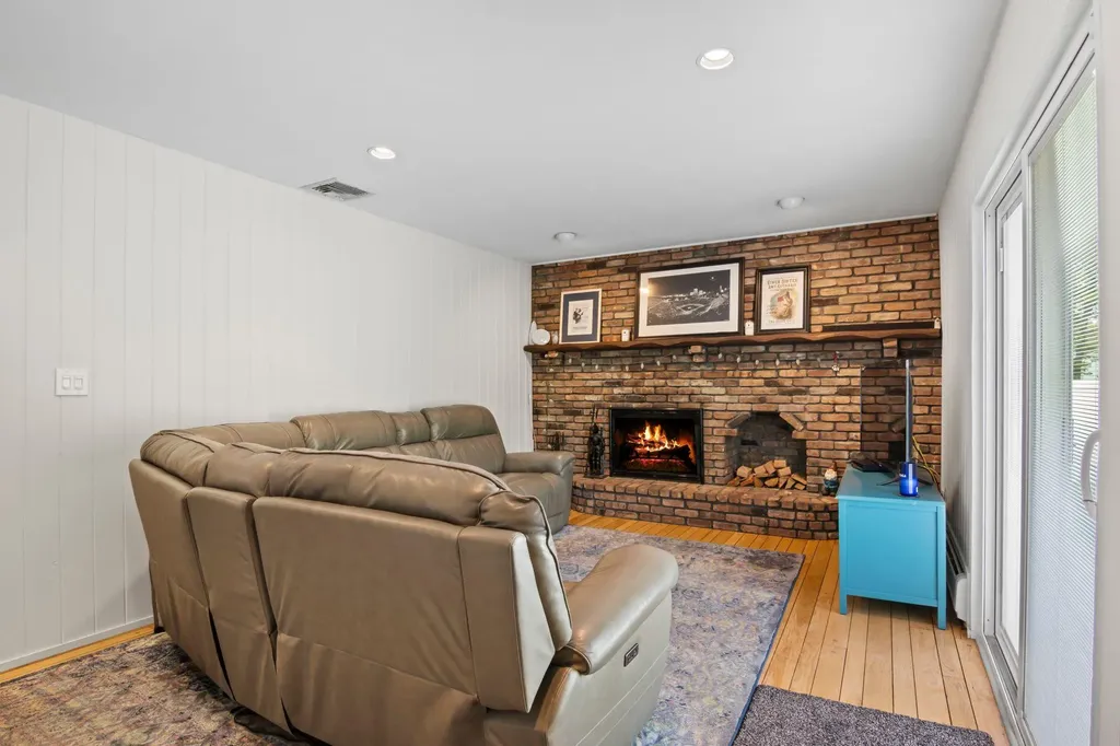 25 Teele Drive Coram NY 11727