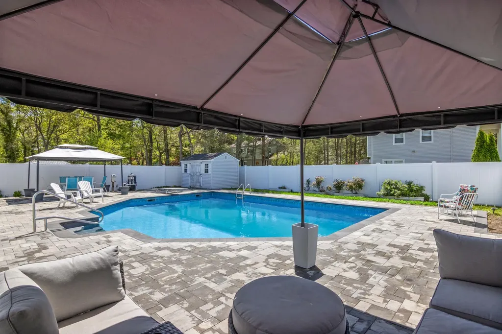 25 Teele Drive Coram NY 11727