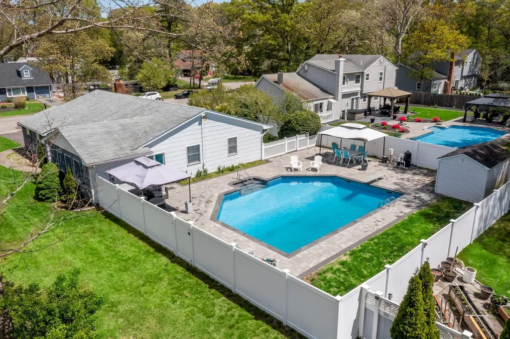 25 Teele Drive Coram NY 11727