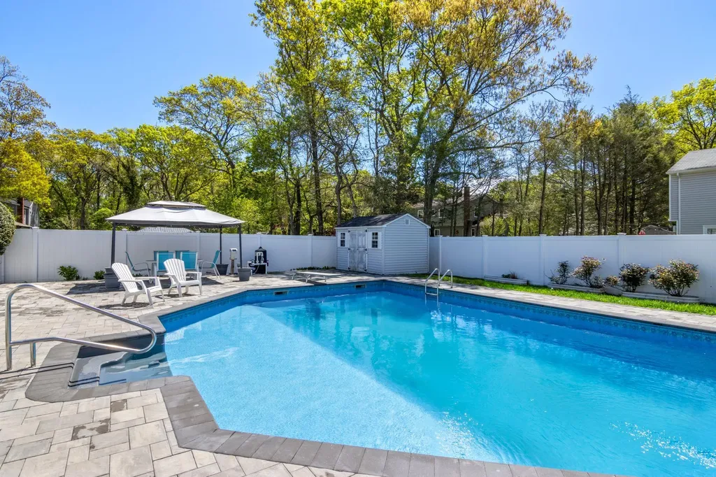25 Teele Drive Coram NY 11727
