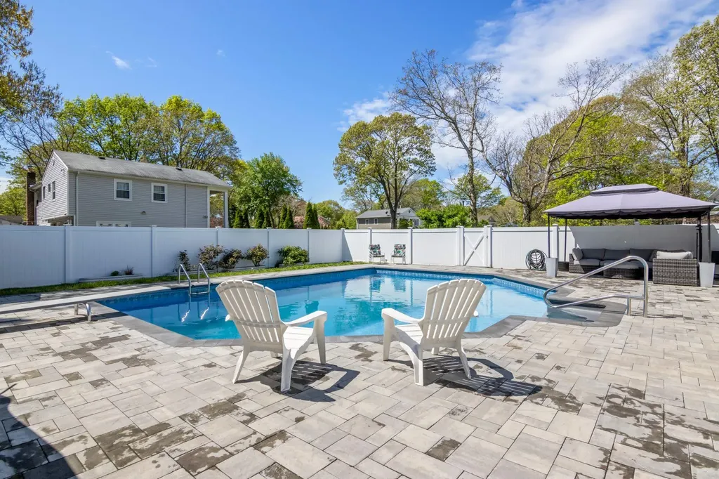 25 Teele Drive Coram NY 11727