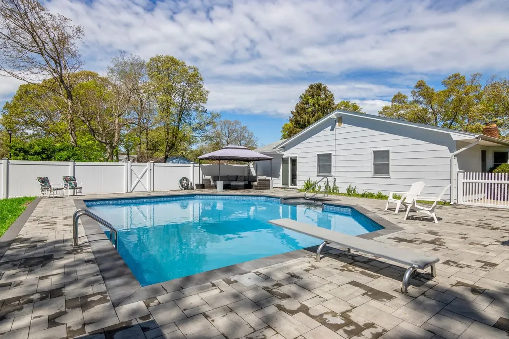 25 Teele Drive Coram NY 11727
