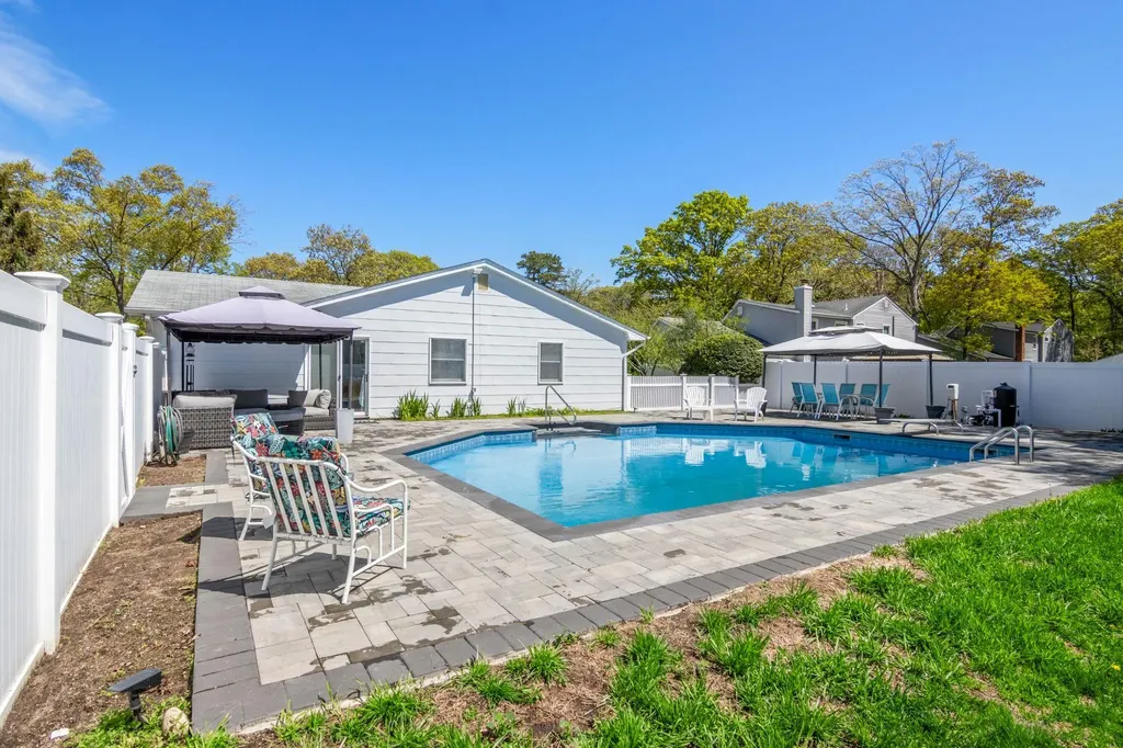 25 Teele Drive Coram NY 11727
