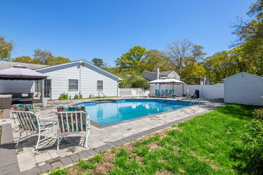 25 Teele Drive Coram NY 11727