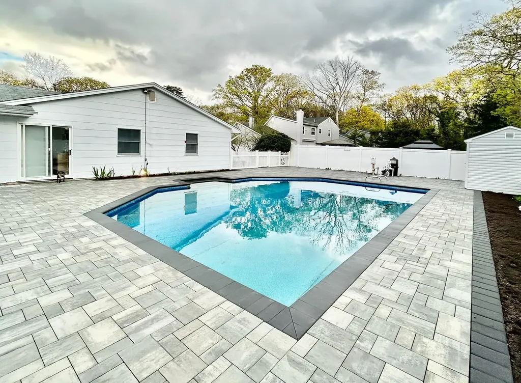 25 Teele Drive Coram NY 11727