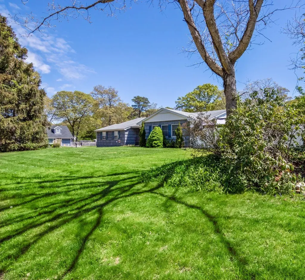 25 Teele Drive Coram NY 11727