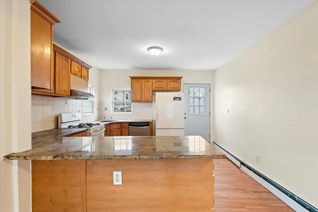 223 Jackson Avenue Mineola NY 11501
