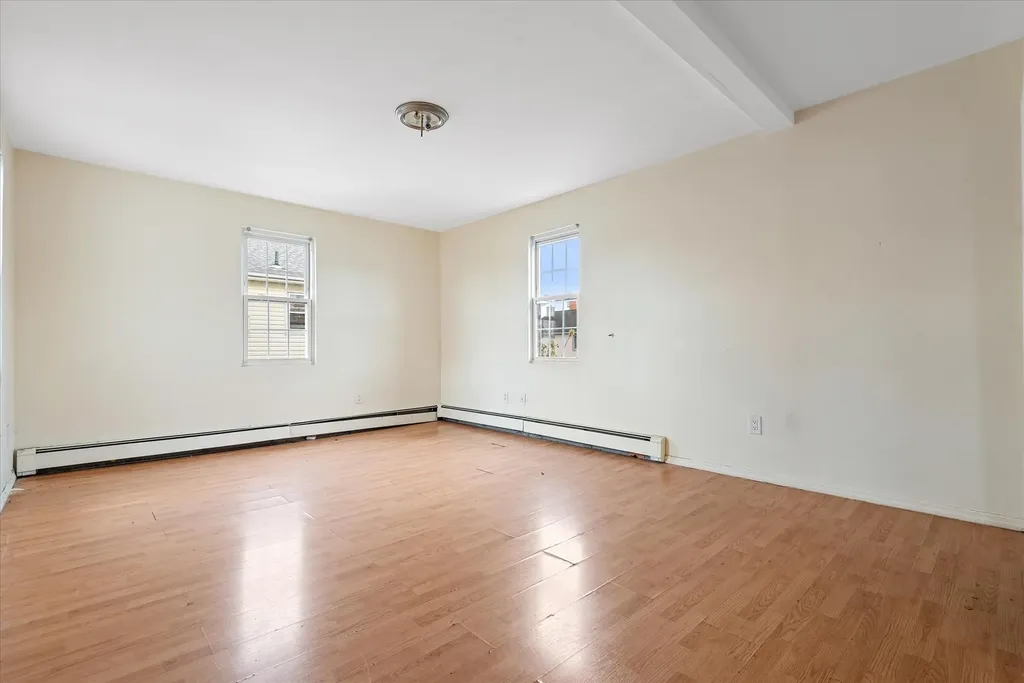 223 Jackson Avenue Mineola NY 11501