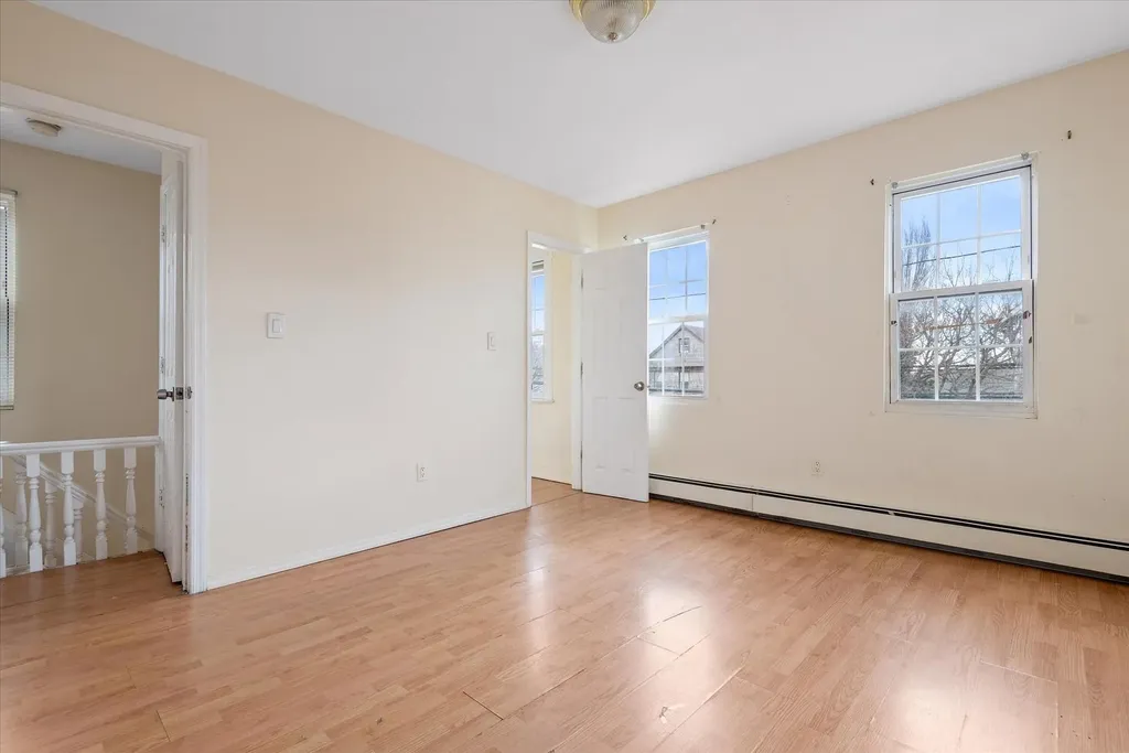 223 Jackson Avenue Mineola NY 11501