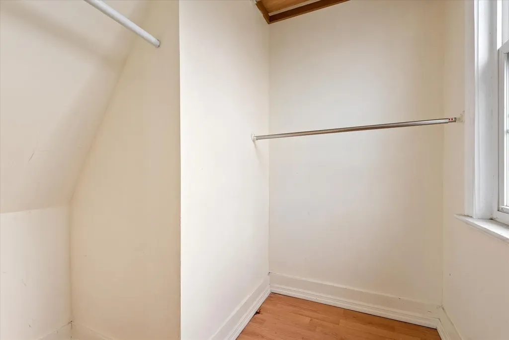 223 Jackson Avenue Mineola NY 11501