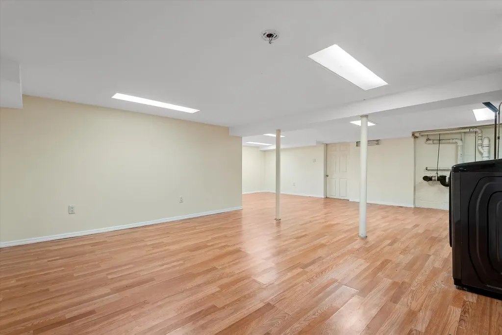 223 Jackson Avenue Mineola NY 11501