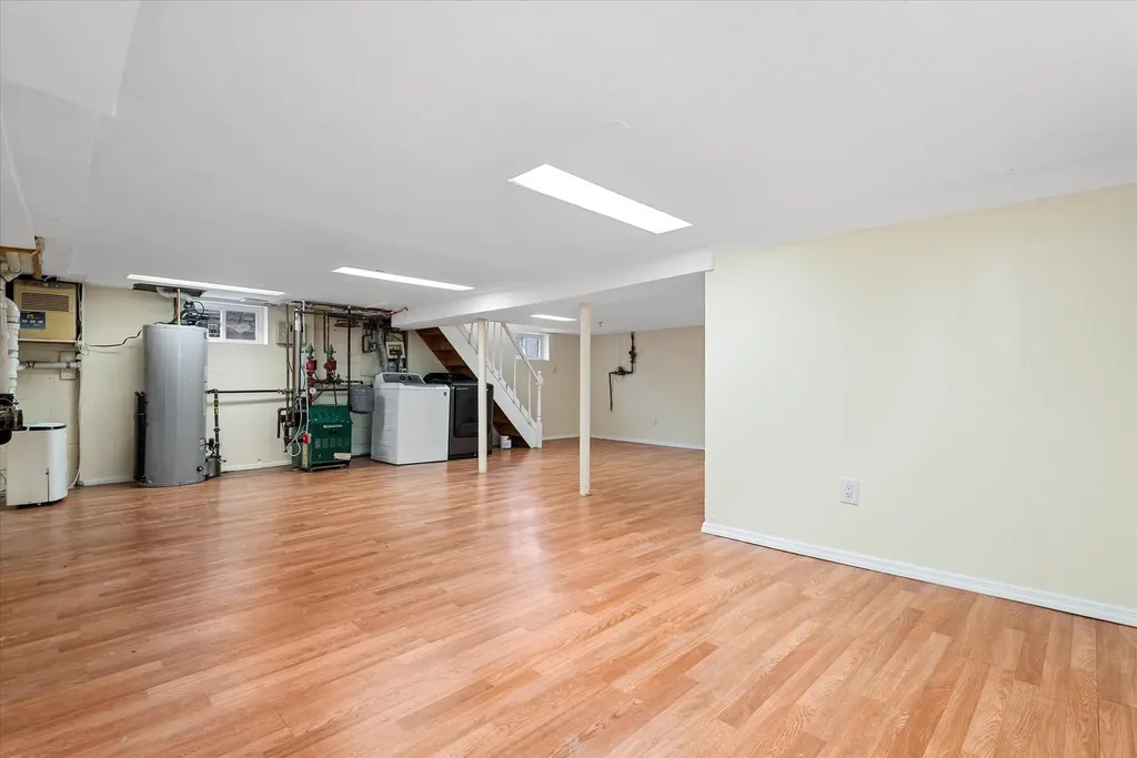 223 Jackson Avenue Mineola NY 11501