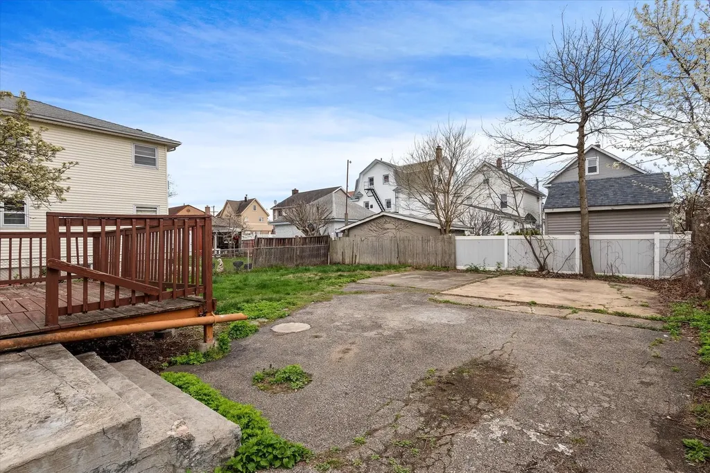 223 Jackson Avenue Mineola NY 11501
