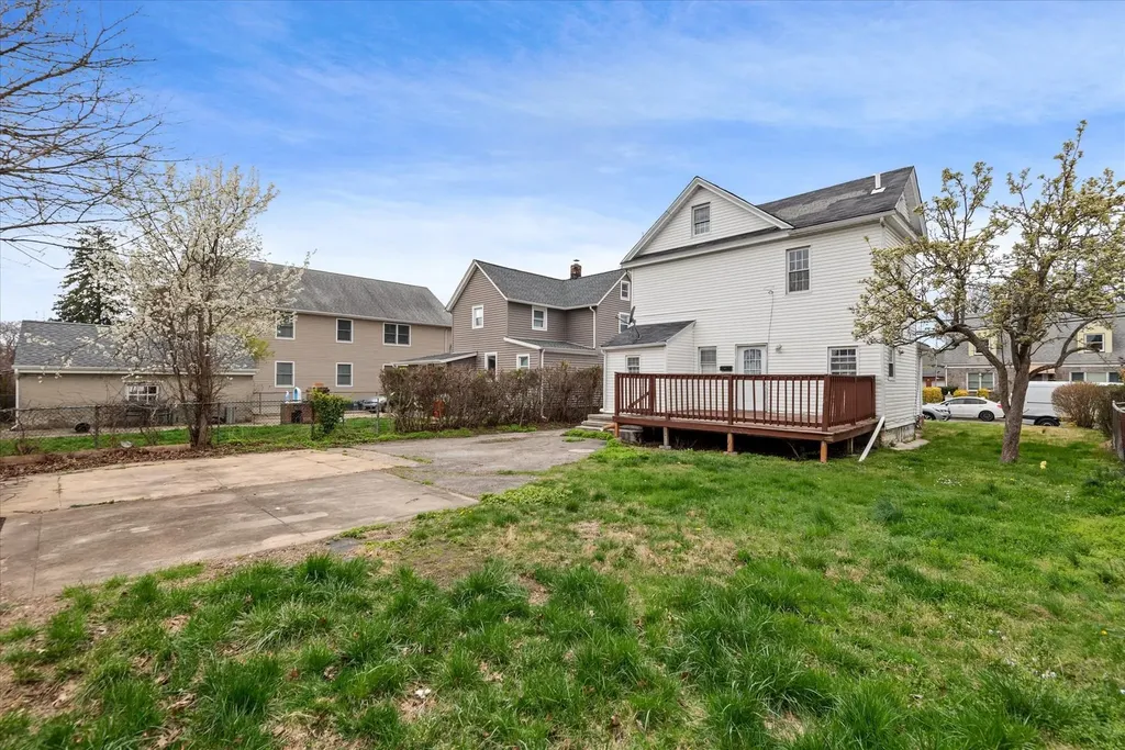 223 Jackson Avenue Mineola NY 11501