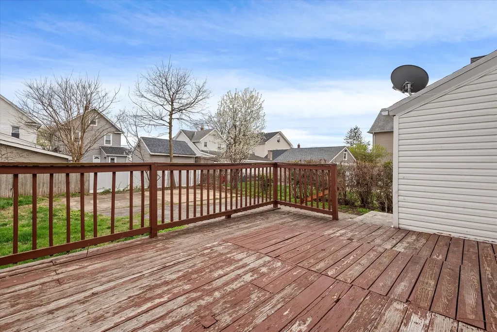 223 Jackson Avenue Mineola NY 11501