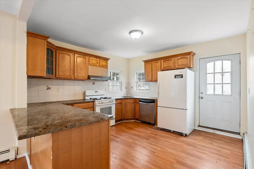 223 Jackson Avenue Mineola NY 11501