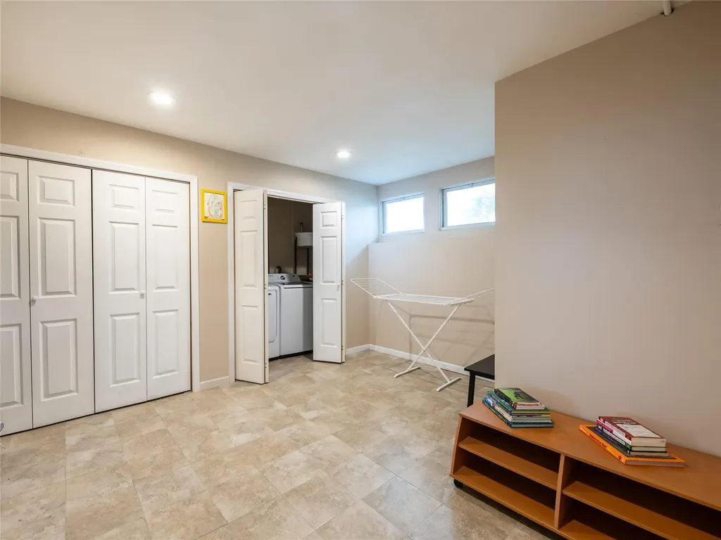 22 Heathcote Drive Albertson NY 11507
