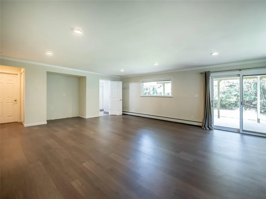 22 Heathcote Drive Albertson NY 11507