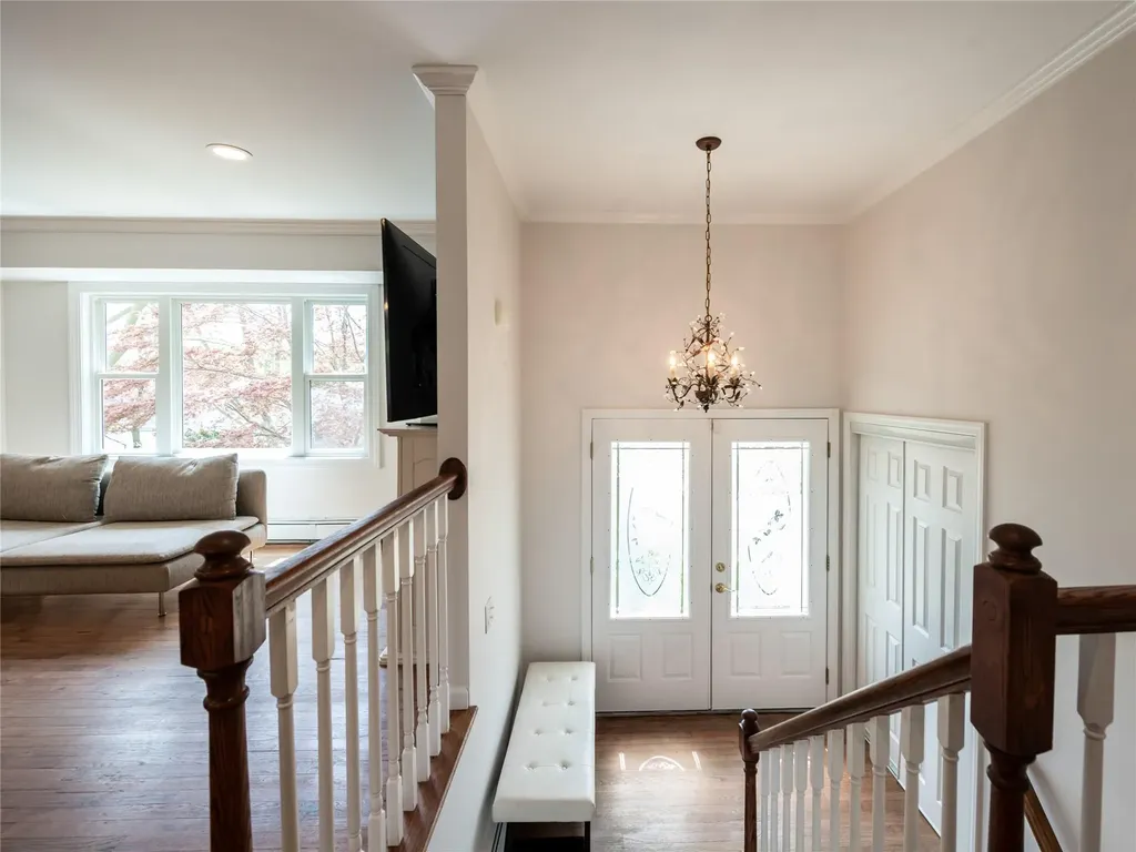 22 Heathcote Drive Albertson NY 11507