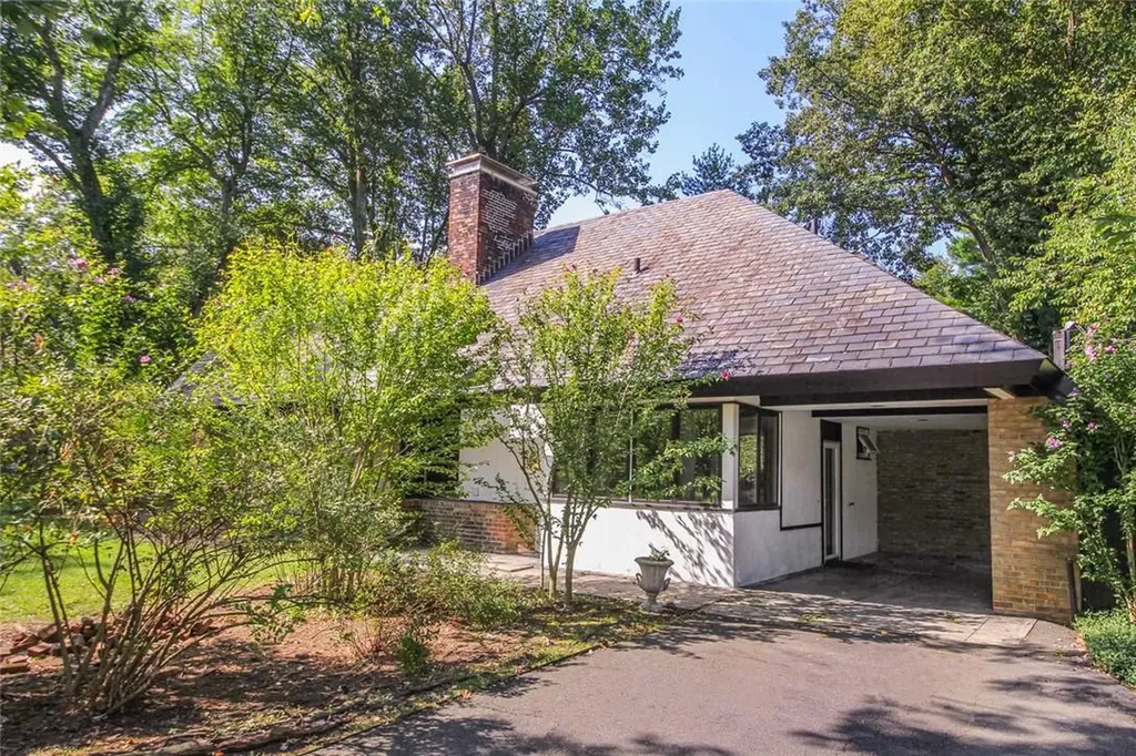 112 Kingsbury Road New Rochelle NY 10804