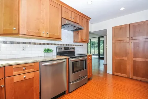 112 Kingsbury Road New Rochelle NY 10804