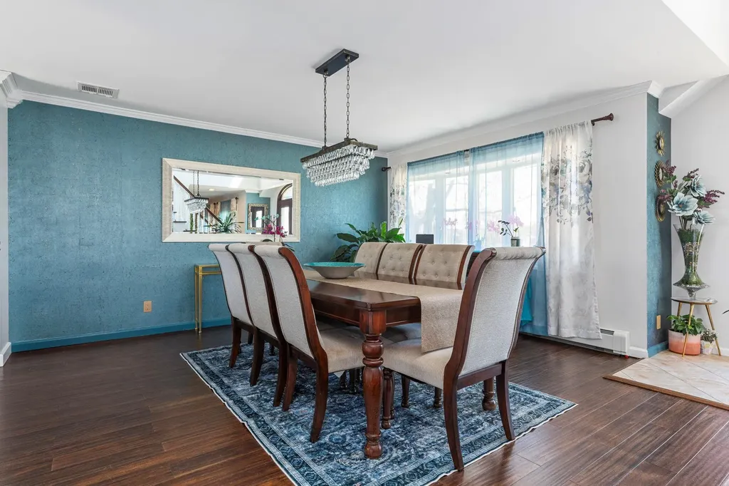 3585 Centerview Avenue Wantagh NY 11793