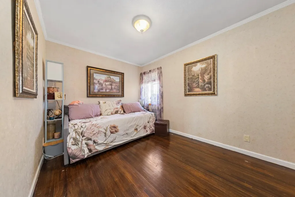 3585 Centerview Avenue Wantagh NY 11793