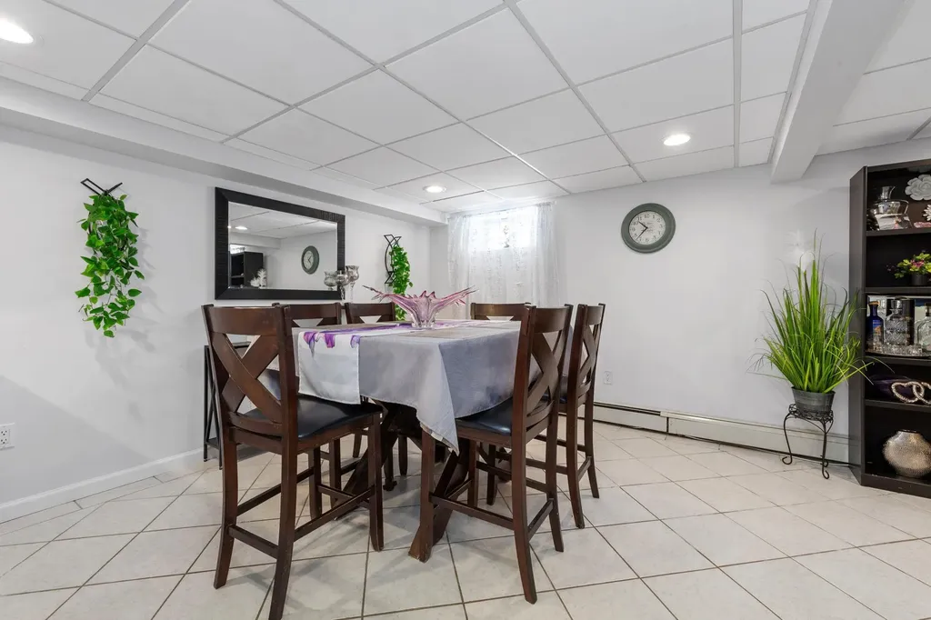 3585 Centerview Avenue Wantagh NY 11793