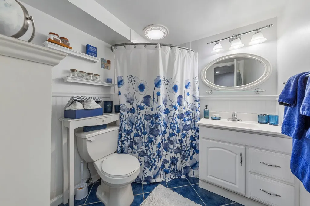 3585 Centerview Avenue Wantagh NY 11793