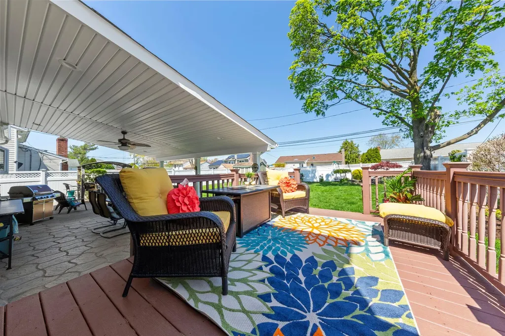 3585 Centerview Avenue Wantagh NY 11793