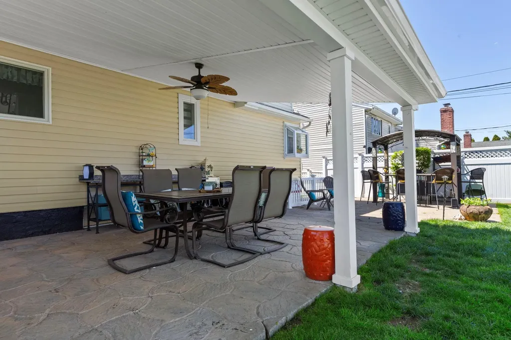 3585 Centerview Avenue Wantagh NY 11793