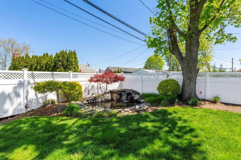 3585 Centerview Avenue Wantagh NY 11793