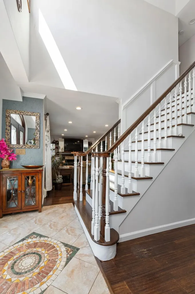 3585 Centerview Avenue Wantagh NY 11793