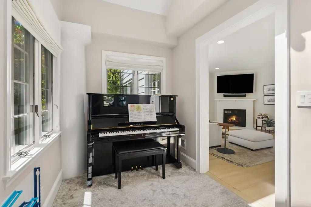 40 Mayhew Avenue Larchmont NY 10538