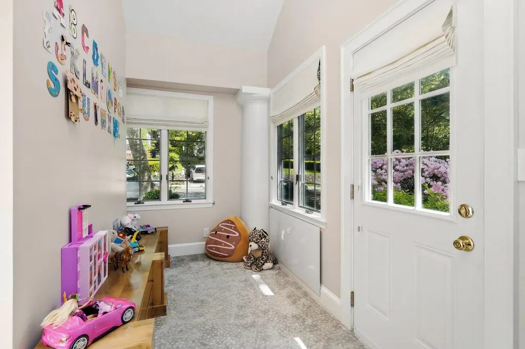 40 Mayhew Avenue Larchmont NY 10538